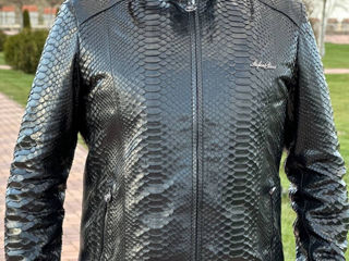 Куртка от бренда Stefano Ricci ,натуральный питон , ручная работа! в наличии размер м и l