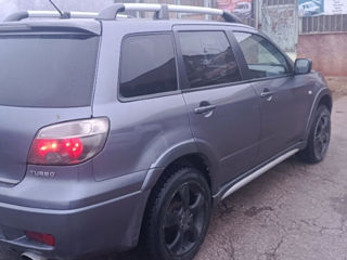 Mitsubishi Outlander foto 3