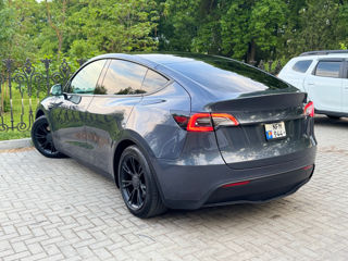 Tesla Model Y foto 5