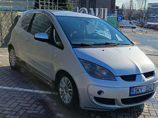 Mitsubishi Colt foto 2