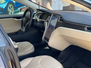 Tesla Model S foto 11