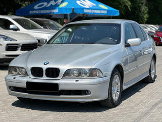 BMW 5 Series foto 1