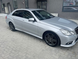 Mercedes E-Class foto 2