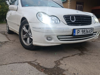 Mercedes C-Class foto 5