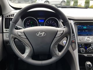 Hyundai Sonata foto 1