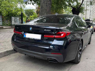 BMW 5 Series фото 4