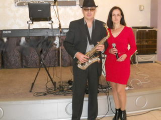 Muzica(saxofon-solist, solista, organizator) pentru petreceri... foto 1
