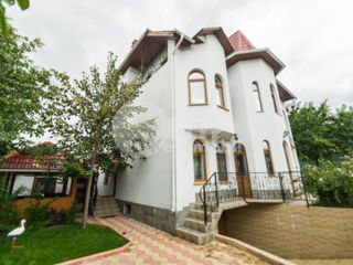 Casa cu 3 nivele, Râșcani, reparație euro, 300 mp, 1250 € !