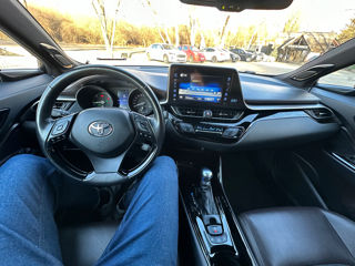 Toyota C-HR foto 9