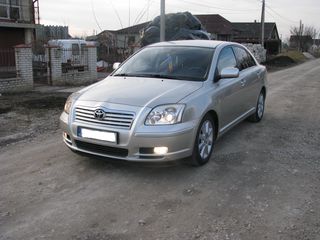 Toyota Avensis foto 3