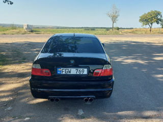 BMW 3 Series Coupe foto 3