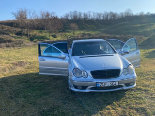 Mercedes C-Class foto 4