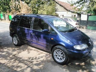 Volkswagen Sharan foto 1