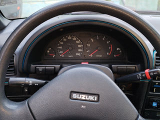 Suzuki Swift foto 2