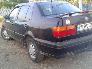 Volkswagen Vento foto 4