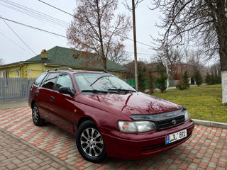 Toyota Carina foto 2