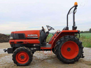 Kubota L3300 foto 2