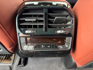 BMW iX фото 10