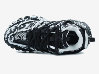 Balenciaga Track Graffiti Black/White Unisex foto 3