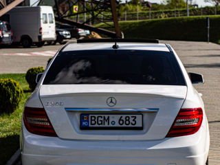 Mercedes C-Class foto 3