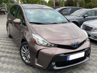 Toyota Prius v foto 3