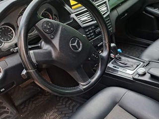 Mercedes E-Class foto 2