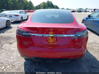 Tesla Model S foto 6