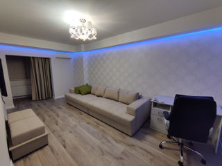 Apartament cu 2 camere, 73 m², Centru, Chișinău foto 2