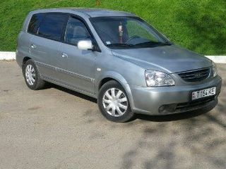 KIA Carens foto 3