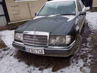 Mercedes Series (W124) foto 1