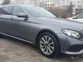 Mercedes E-Class foto 9