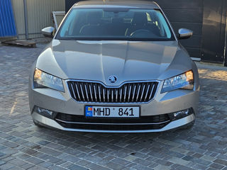 Skoda Superb foto 2