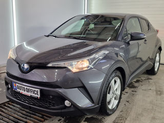 Toyota C-HR foto 1