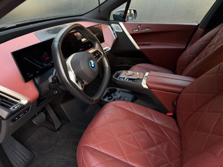 BMW iX foto 8