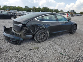 Tesla Model 3 foto 4