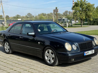 Mercedes E-Class foto 3