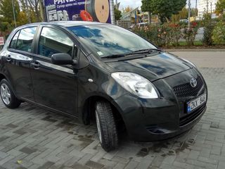 Toyota Yaris foto 1