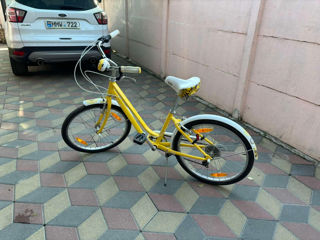 Se vinde bicicleta 150€  Flourish an stare ideala ...este pentru fete foto 9