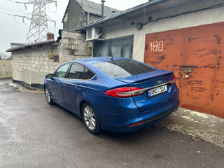 Ford Fusion foto 2