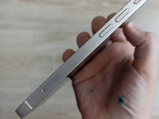 iPhone 13 blocat pe icloud