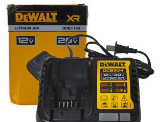 Зарядное устройство DeWalt DCB1104 foto 1