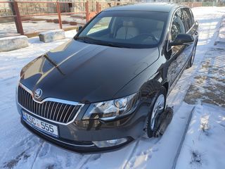 Skoda Superb foto 1