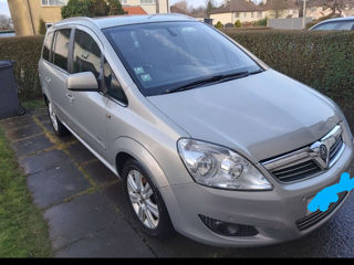 Dezmembrare Opel Zafira B 1.7 cdti