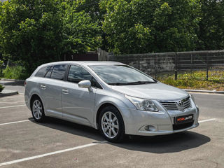 Toyota Avensis фото 2