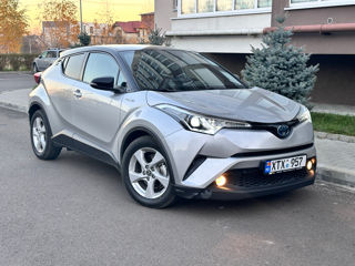 Toyota C-HR foto 10