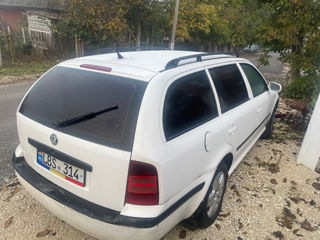 Skoda Octavia foto 1