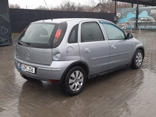 Opel Corsa foto 4