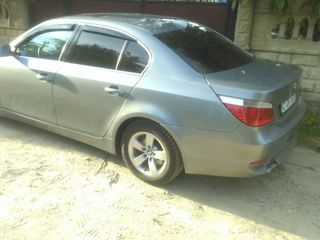 BMW 5 Series foto 4