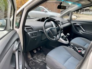 Toyota Verso foto 8