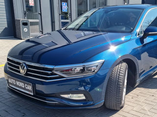 Volkswagen Passat foto 1